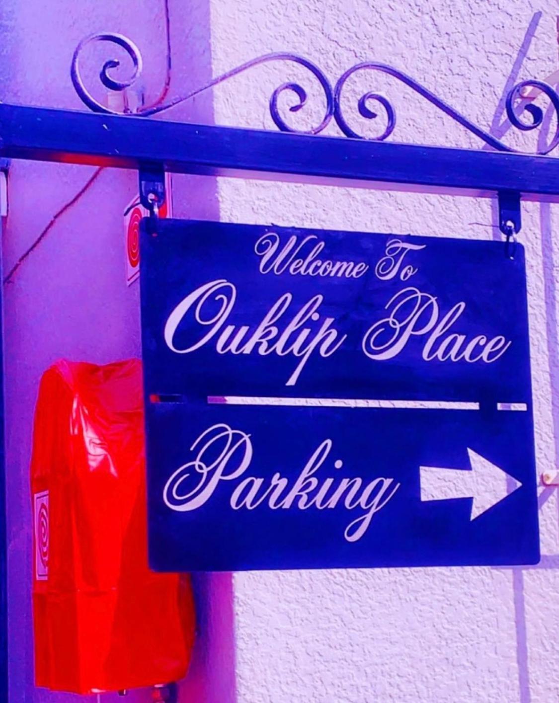 Ouklip Place Hotels ロードポート エクステリア 写真